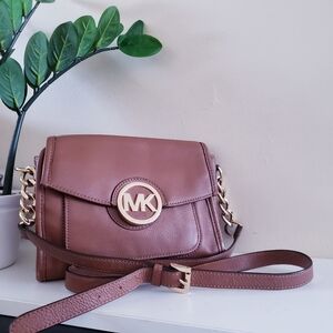 MICHAEL KORS AQ - 1405  Leather Crossbody With Chain Accents - O/S